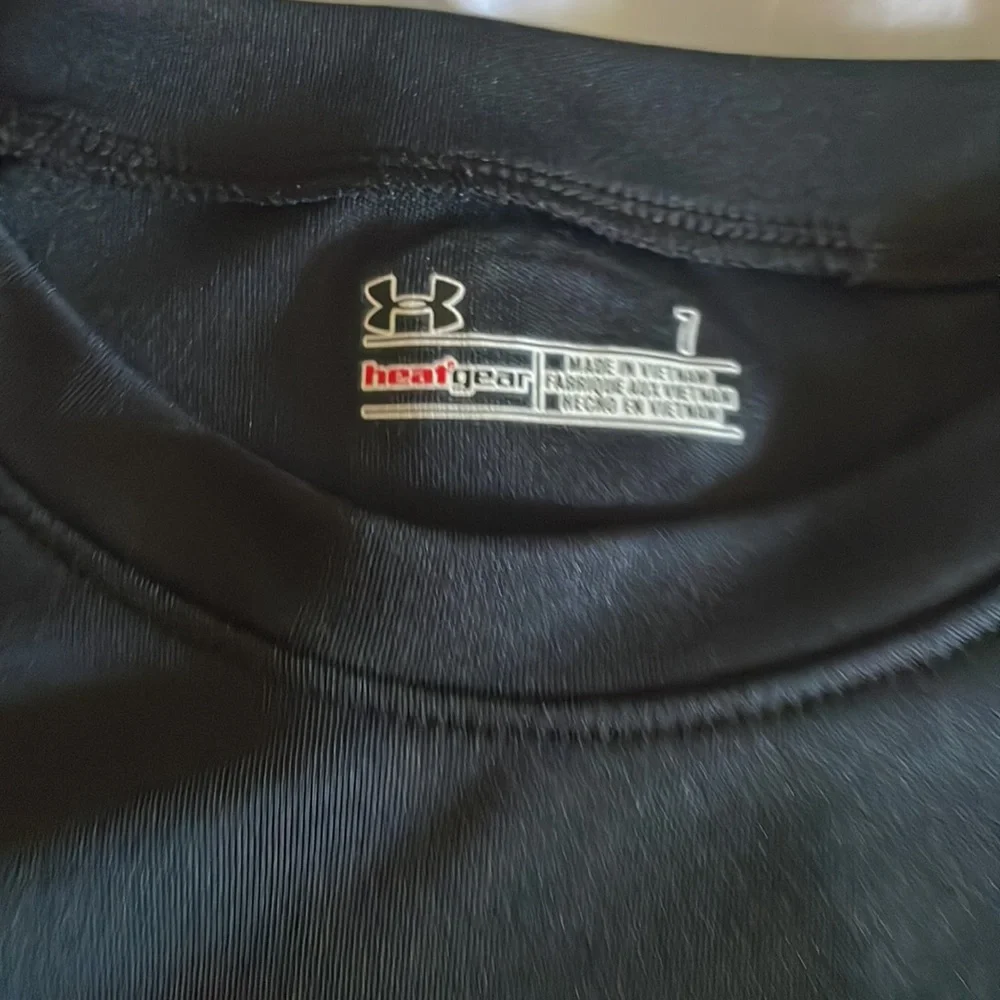 Under Armour SS size 7 - Picture 2 of 2